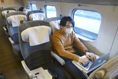 Work While You Travel in Japan as it Launches 'Office Cars' in Bullet Trains