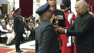 IAF's Group Captain Abhinandan Varthaman Awarded Vir Chakra by President Kovind | WATCH