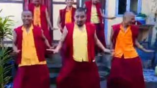 Akshay Kumar Is All Hearts As Buddhist Monks Add Twist To 'Aila Re Aila' | Watch Viral Video