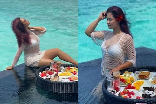 Rashami Desai ने जालीदार टॉप में फ्लॉन्ट किया अपना बिकिनी अवतार, बोल्डनेस से पानी में लगी आग- Photos