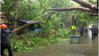 तमिलनाडु में बारिश का कहर, बिजली गुल, 75 हज़ार पुलिसकर्मी हालात से निपटने को तैयार