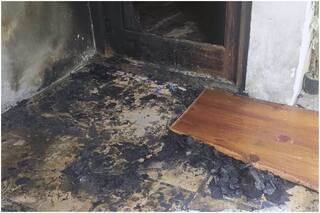 Salman Khurshid के घर पर पत्थराव और आगजनी, किताब को लेकर विवाद जोरों पर