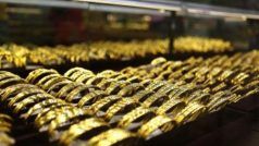Gold Prices In India: वैश्विक रुझानों से सोने की चाल सुस्त, चांदी वायदा सपाट, जानें- क्या हैं 10 ग्राम सोने के रेट?