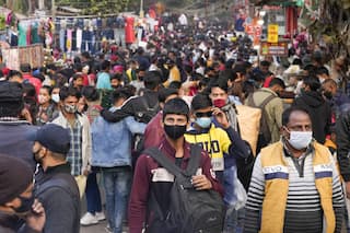 Delhi Corona Update: दिल्ली में कोरोना विस्फोट, बीते 24 घंटे में मिले 923 संक्रमित मरीज; कल से 86% ज्यादा मामले आए सामने