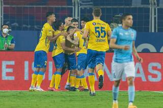 ISL Report: Kerala Blasters Stun 10-Man Mumbai City to Register 2nd Win of Season