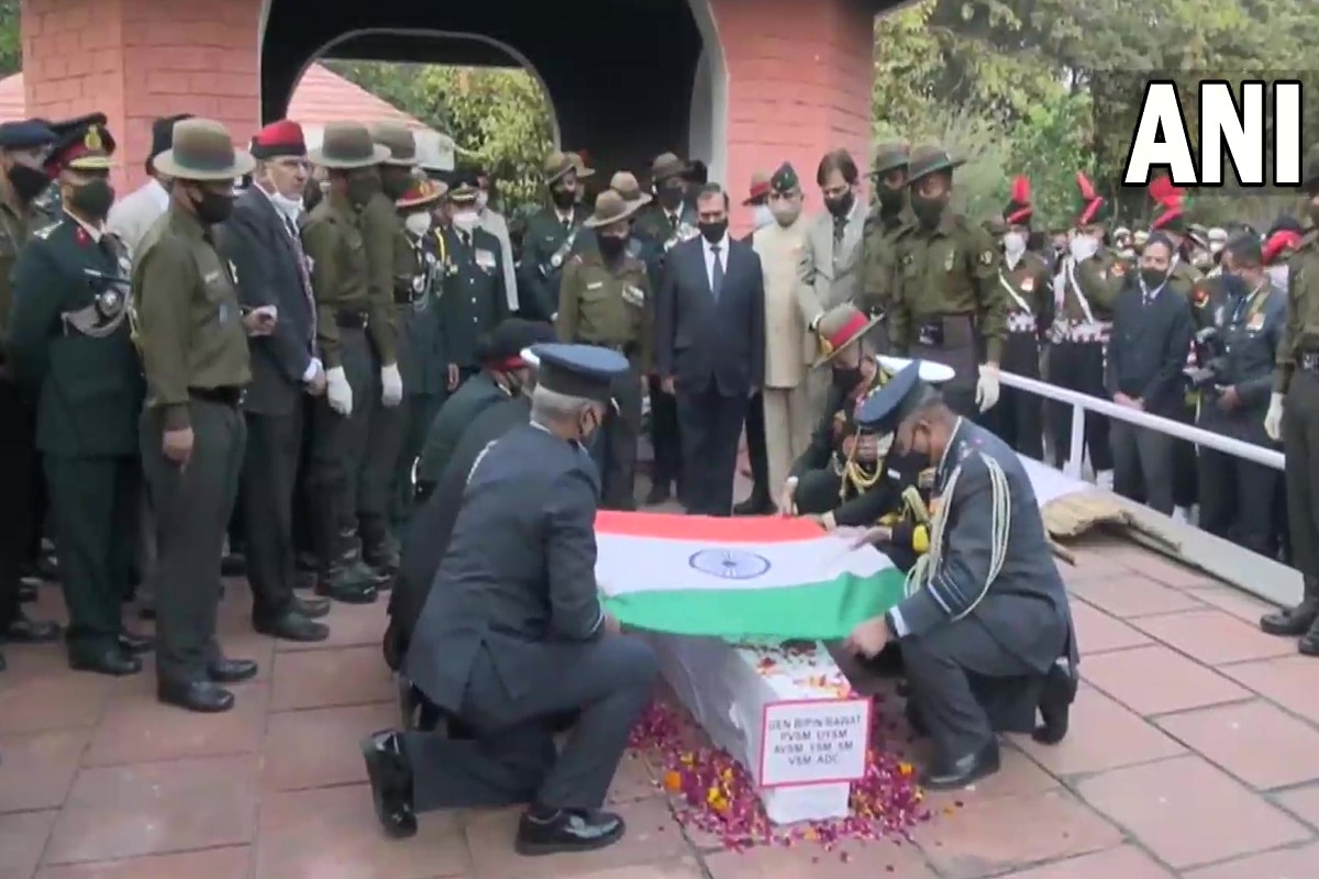 Nation Bids Farewell As CDS Bipin Rawat Laid To Rest With 17-Gun Salute, Full Military Honours | Key Points