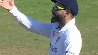 'Main Udhar aa Jaata Hu' - Kohli HILARIOUSLY Trolls Umpire During 2nd Test | WATCH 'Main Udhar aa Jaata Hu' - Kohli HILARIOUSLY Trolls Umpire During 2nd Test | WATCH