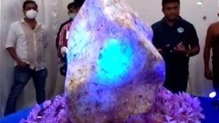 World’s Biggest Blue Sapphire ‘Queen of Asia’, Weighing Around 310 kg Unveiled in Sri Lanka