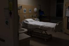 Hits ‘Keep Coming’: US Hospitals Struggle as COVID Beds Fill