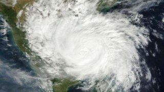 Cyclone Sitrang: चक्रवात सितरंग मचा सकता है तबाही, मौसम विभाग ने लगाया पूर्वानुमान