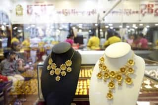 Gold Rate On December 22: Gold Prices Fall A Whopping Rs 2,300. Check Revised Rates In Your City Here