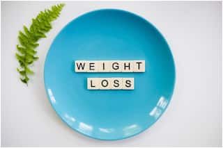 Winter Weight Loss Tips: सर्दियों में घटाना चाहते हैं वजन तो इन ड्राई फ्रूट्स को करें डाइट में शामिल