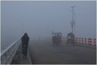 Delhi Has a Chilly Day With Season's Lowest Temperature at 8.3 Degrees Celsius; Air Quality Poor