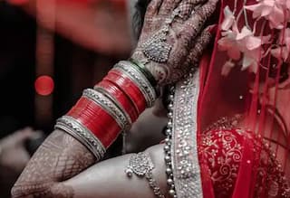 Not The Groom, This Rajasthani Bride Wore a Sherwani & Rode a Horse To Promote Gender Equality