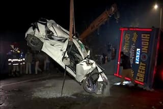 Noida Couple Dead, 6-Year-Old Daughter Injured After Truck Topples Onto Car in Delhi's RK Puram