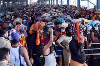 Kerala's Sabarimala Witnesses Heavy Rush of Pilgrims Amid Annual Mandalam-Makaravilakku Festival