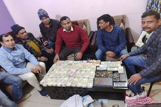 Photos Show Startling Recovery Worth    1.62 Crore From Sub-Registrar in Samastipur, Bihar
