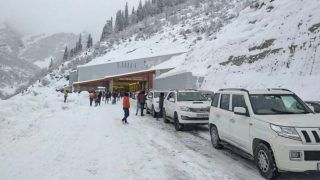 Watch Video: Heavy Snowfall in High-altitude Areas of North Sikkim Leaves Tourists Stranded