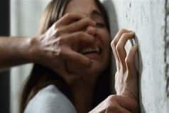 दोस्त ने 8 साथियों संग मिलकर लूट ली 14 साल की नाबालिग की इज्जत, लड़की के रिश्तेदार ने सोशल मीडिया पर देखा रेप का वीडियो फिर...