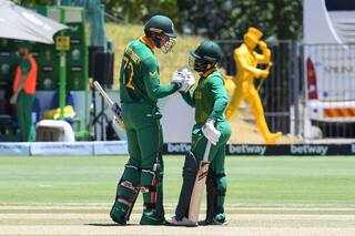 India vs South Africa 1st ODI: टेम्बा बावुमा, रासी वान डेर डूसन के धमाकेदार शतकों की बदौलत दक्षिण अफ्रीका का स्कोर 296/4