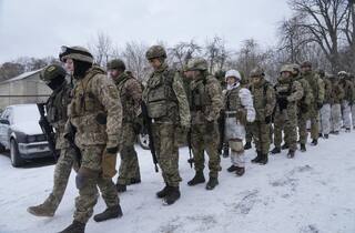 Russia-Ukraine Crisis: बीजिंग ओलंपिक के बीच यूक्रेन पर हमला कर सकता है रूस! पश्चिमी देशों ने दी चेतावनी, पुतिन-बाइडेन की होगी बात