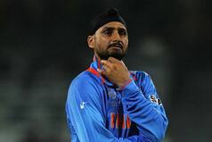 कोरोना वायरस से संक्रमित हुए Harbhajan Singh, घर में ही किया गया क्‍वारंटीन