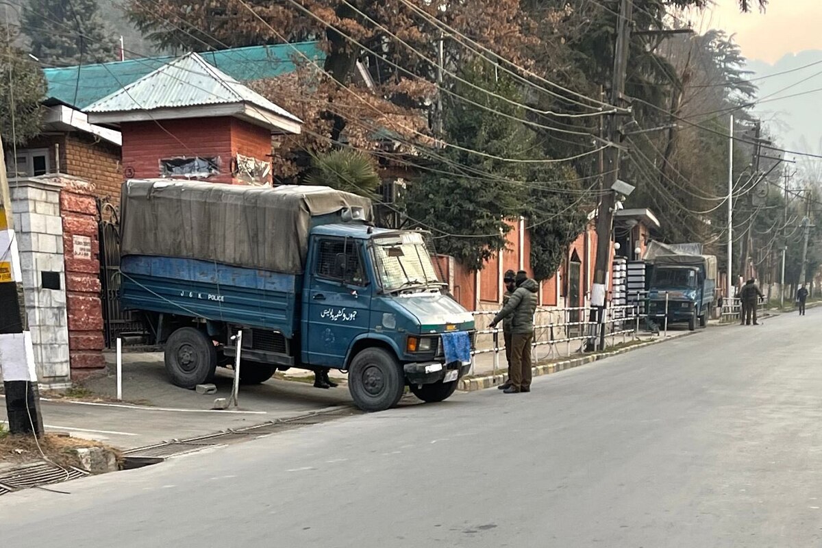 3 Former J&K Chief Ministers Under House Arrest Ahead of Protest Against Delimitation Commission
