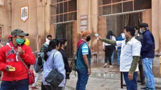 Delhi में कोरोना के 22 हजार से अधिक तो Mumbai में 19,474 केस हुए दर्ज, अस्पताल में भर्ती होने की दर मामूली