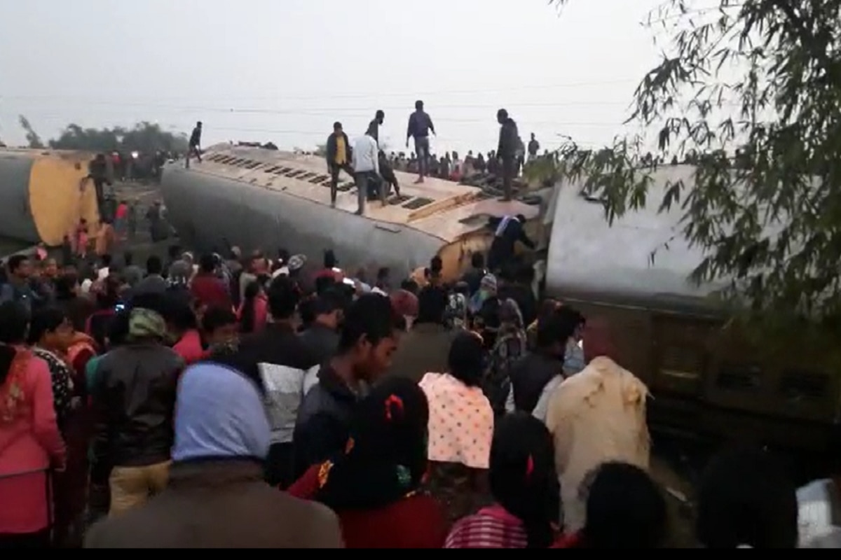 Guwahati-Bikaner Express Derailed: बंगाल में गुवाहाटी-बीकानेर एक्सप्रेस  ट्रेन दुर्घटनाग्रस्त, बचाव कार्य शुरू