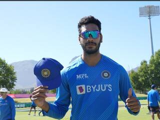 दक्षिण अफ्रीका के खिलाफ वनडे हार के बाद गुस्साए फैंस ने वेंकटेश अय्यर के स्पॉट पर उठाए सवाल