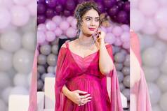 "Chanting Mantras Really Help During Pregnancy," Says Kumkum Bhagya Actress Pooja Banerjee | Exclusive