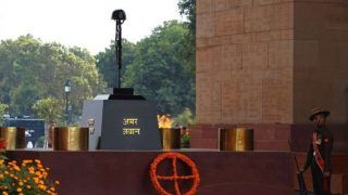 Amar Jawan Jyoti: पूर्व सैनिकों ने कहा- इंडिया गेट पर जल रही पवित्र लौ भारतीय जनमानस का हिस्सा, उसे छुआ भी नहीं जा सकता