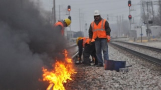 Video: It's So Cold in Chicago That Train Tracks Are Being Set On Fire | Here's Why