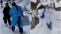 Jammu Kashmir: बर्फ से ढके पहाड़ों पर 7-8 घंटे पैदल चलकर लगाने जाते हैं कोरोना वैक्सीन, तस्वीरें देख स्वास्थ्यकर्मियों को करेंगे सलाम!