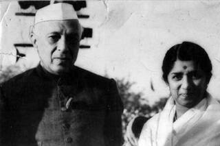 Beating Retreat: 'ए मेरे वतन के लोगों' इस डब्बी पर लिखा गया था सबसे पहले, लता मंगेशकर का गाना सुनकर रो दिए थे नेहरू