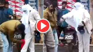 Viral Video: सरेराह लड़के से साफ करवाई पैंट, फिर तमाचा जड़ चलती बनी महिला पुलिसकर्मी- देखें वीडियो