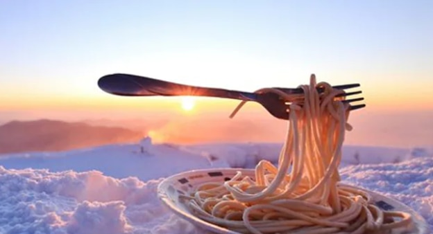 Spaghetti & Fork Freeze Mid-Air in US' Mount Washington Due to Extreme Cold, Twitter Reacts