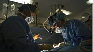 पहली बार डॉक्टरों ने इंलान में सुअर के दिल को किया ट्रांसप्लांट, मेडिकल की दुनिया को दिखी नई राह