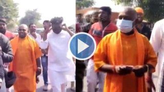 Noida Man Arrives at Polling Booth Dressed Like CM Yogi Adityanath, People Take Selfies With Him | Watch