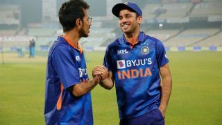 IND vs WI- Yuzvendra Chahal ने डेब्यू स्टार Ravi Bishnoi से पूछा- भारत के लिए खेलना सपना था या मुझसे कैप लेना, Video में देखें- मजेदार जवाब