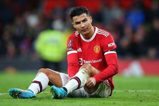 Cristiano Ronaldo Knocks Phone Off Fan's Hands, Apologises Later | Full Video Here