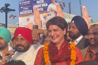 पंजाब में चन्नी के बयान पर बढ़ीं कांग्रेस की मुश्किलें, अरविंद केजरीवाल बोले- प्रियंका गांधी भी तो UP से आईं