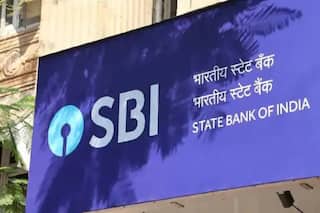 Attention SBI Customers: These Banking Services Will Stop From Next Month if PAN Not Linked to Aadhaar by March 31