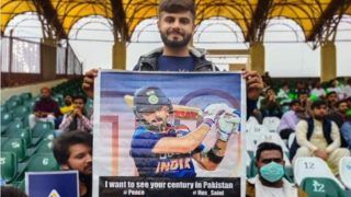 The Global KING | Kohli Gets a Message From Pakistani Fan During PSL | SEE PIC