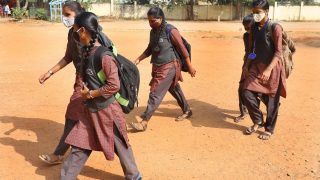 UP Schools Reopen: लंबे समय बाद यूपी में सोमवार से फिर बजेगी स्कूलों की घंटी, योगी सरकार ने किया ऐलान
