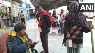 Meet Raju Patel, The New-Age Digital Beggar Who Accepts Money Via PhonePe | See Pics
