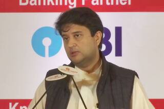 भोपाल में दिग्विजय सिंह और उमा भारती के पड़ोसी बने केंद्रीय मंत्री Jyotiraditya Scindia