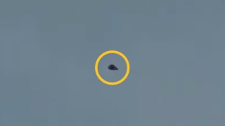 UFO Spotted in Pakistan? Mysterious 'Bulging Triangle' Flies Over Islamabad For 2 Hours | Watch