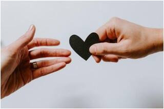 Happy Propose Day 2022: Best Romantic Quotes, SMS, Facebook Status And WhatsApp Messages to Send Your Partner
