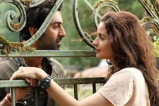 Alia-Ranbir's Romantic Picture From Brahmastra Revealed, Fans Call Their Chemistry Pure Magic